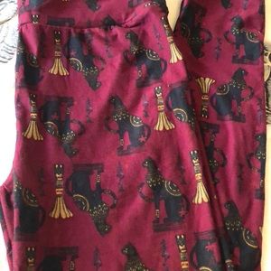 OS LuLaRoe Burgundy Egyptian Cat Leggings